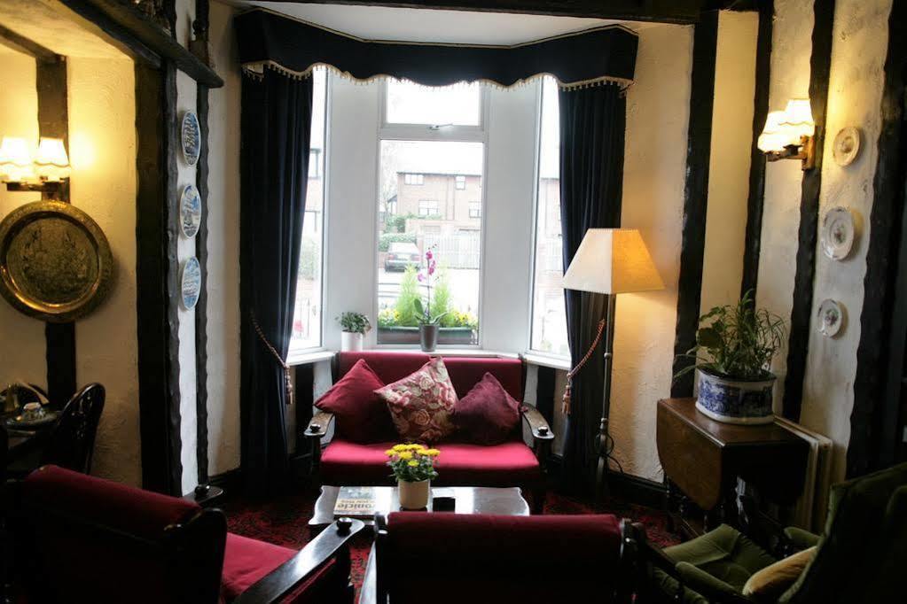 Hamilton Court Hotel Честър Екстериор снимка